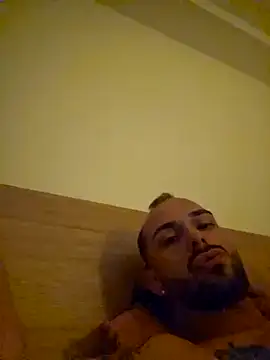 Snapshot of denisxlRo chatting on December 1, 2024, 6:24 pm denisxlRo online show from December 1, 2024, 6:24 pm