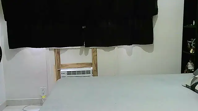 Snapshot of bbholli chatting on March 20, 2025, 7:35 pm bbholli online show from March 20, 2025, 7:35 pm
