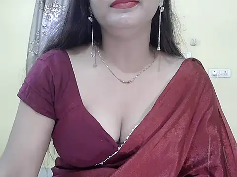 Model-Tanya online show from May 7, 2026, 9:56 am