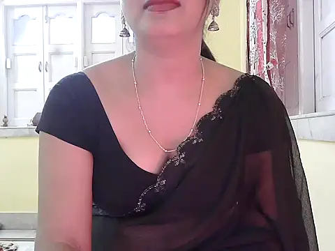 Model-Tanya online show from December 4, 2025, 10:58 am