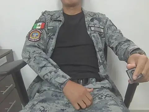 Snapshot of militar98Y15 chatting on June 17, 2026, 9:57 pm militar98Y15 online show from June 17, 2026, 9:57 pm