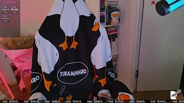 Snapshot of Emili1- chatting on December 20, 2025, 12:41 pm Emili1- online show from December 20, 2025, 12:41 pm