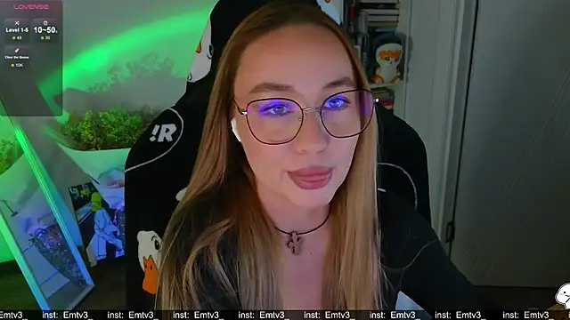 Snapshot of Emili1- chatting on January 16, 2026, 1:37 pm Emili1- online show from January 16, 2026, 1:37 pm