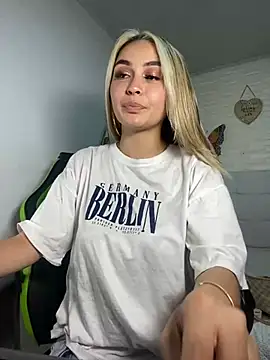 emma oxford online show from February 3, 2025, 8:35 pm