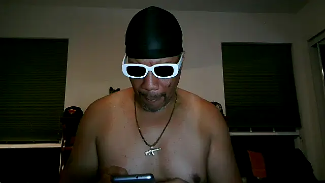 Snapshot of pimpdaddy4ever chatting on December 2, 2025, 2:34 am pimpdaddy4ever online show from December 2, 2025, 2:34 am