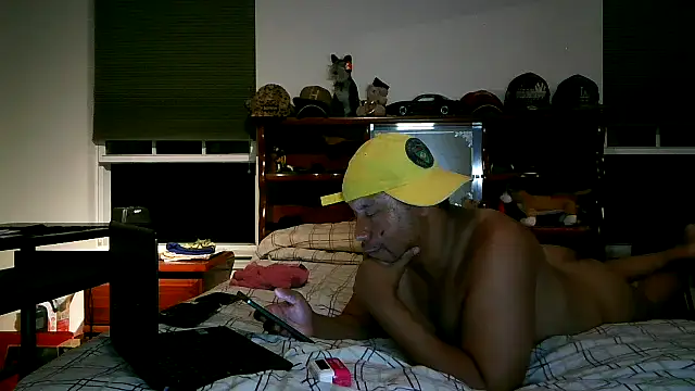 Snapshot of pimpdaddy4ever chatting on June 8, 2026, 5:52 am pimpdaddy4ever online show from June 8, 2026, 5:52 am