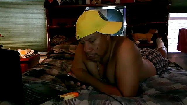 Snapshot of pimpdaddy4ever chatting on November 19, 2025, 3:12 pm pimpdaddy4ever online show from November 19, 2025, 3:12 pm