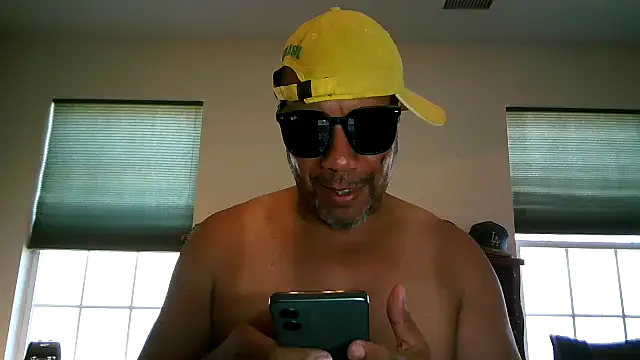 Snapshot of pimpdaddy4ever chatting on May 12, 2026, 6:25 pm pimpdaddy4ever online show from May 12, 2026, 6:25 pm
