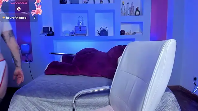 ViolettaBaker  online show from March 10, 2026, 7:40 pm