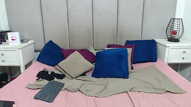 AmbarJacksonn  online show from December 10, 2024, 2:59 am
