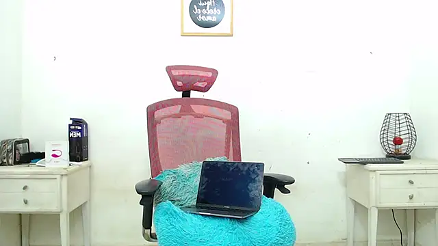 AmbarJacksonn  online show from September 18, 2025, 2:25 am