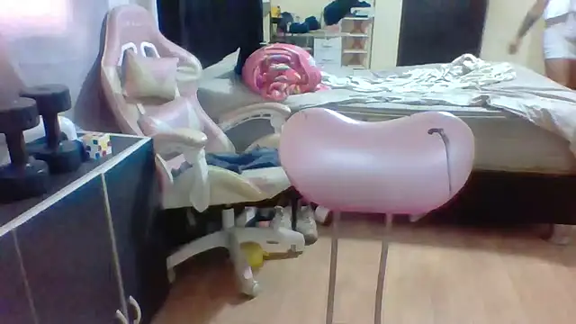 Jennxdolls online show from February 15, 2025, 4:45 pm