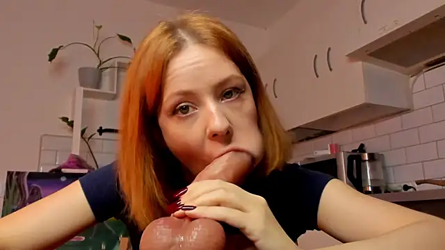 Snapshot of ilona_curly chatting on October 31, 2025, 10:12 am ilona curly online show from October 31, 2025, 10:12 am