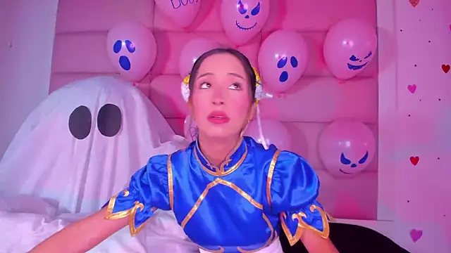 Snapshot of little-Emma chatting on October 12, 2025, 3:19 am little-Emma online show from October 12, 2025, 3:19 am