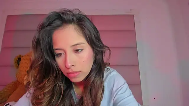 Snapshot of little-Emma chatting on December 14, 2025, 3:13 am little-Emma online show from December 14, 2025, 3:13 am