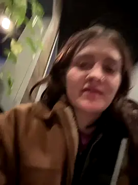 Snapshot of emilysue1 chatting on December 14, 2025, 5:02 am emilysue1 online show from December 14, 2025, 5:02 am