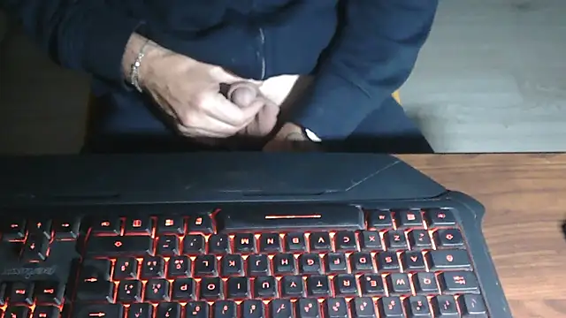 Adri gard online show from November 6, 2025, 10:03 pm