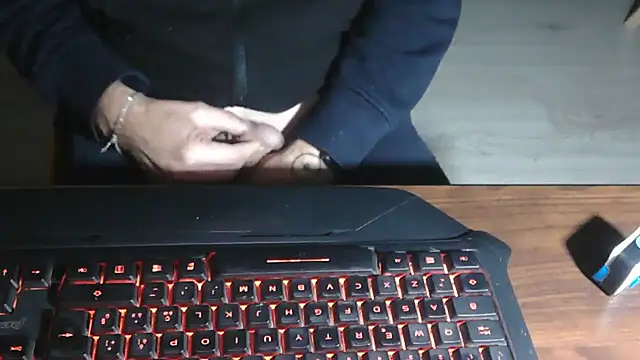 Adri gard online show from November 18, 2025, 9:29 pm