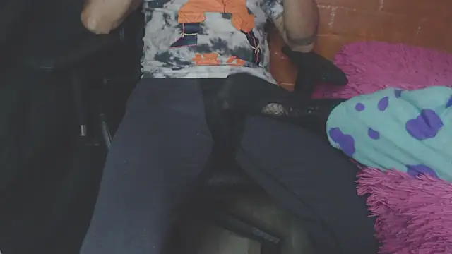 OldManAndGirlishLady online show from March 16, 2025, 3:04 am