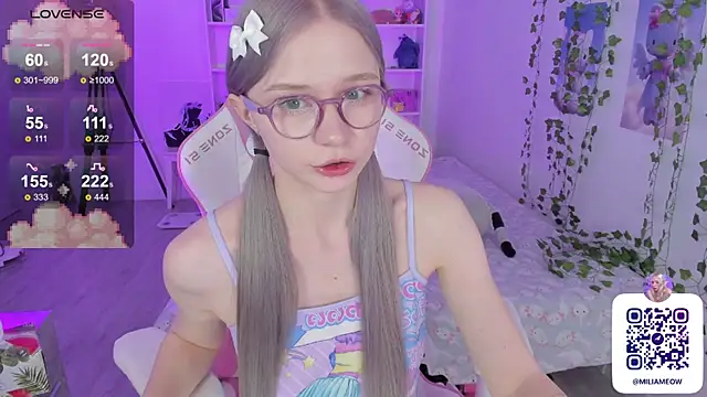 Snapshot of Milia_Parker chatting on December 17, 2024, 10:22 pm Milia Parker online show from December 17, 2024, 10:22 pm