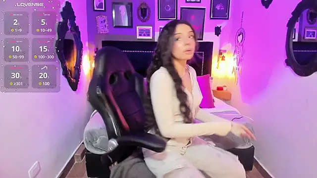 Snapshot of Charlotte__Benett chatting on March 20, 2025, 4:18 am Charlotte Benett online show from March 20, 2025, 4:18 am