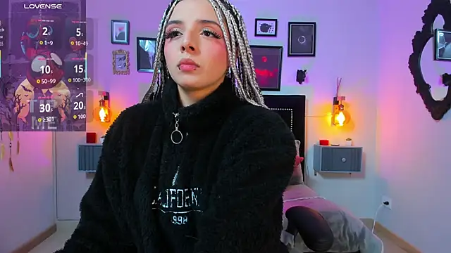 Snapshot of Charlotte__Benett chatting on November 10, 2025, 4:17 am Charlotte Benett online show from November 10, 2025, 4:17 am