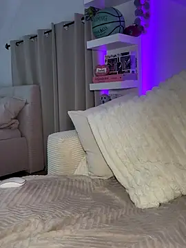 JezzyHill online show from October 12, 2025, 3:24 pm