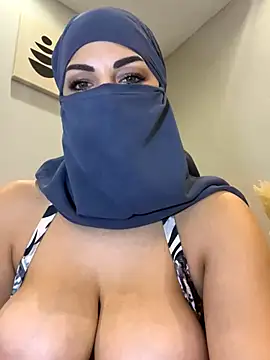 Snapshot of Amberonee31 chatting on December 13, 2025, 9:54 pm Amberonee31 online show from December 13, 2025, 9:54 pm