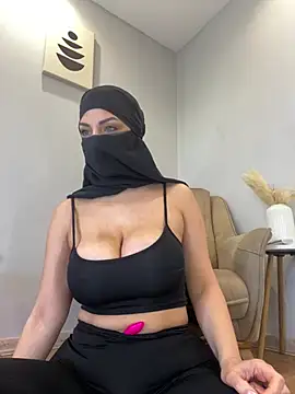 Snapshot of Amberonee31 chatting on March 3, 2026, 7:59 am Amberonee31 online show from March 3, 2026, 7:59 am