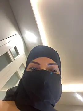 Snapshot of Amberonee31 chatting on December 4, 2025, 8:19 pm Amberonee31 online show from December 4, 2025, 8:19 pm