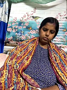 Beauty-queen online show from November 30, 2025, 11:00 am