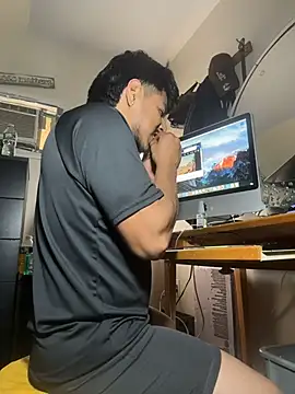 Snapshot of MynameisPaco chatting on November 3, 2025, 8:34 pm MynameisPaco online show from November 3, 2025, 8:34 pm