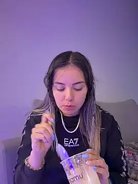 Alirawrz online show from October 11, 2025, 7:37 pm