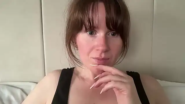 redheadrosie69 online show from June 16, 2026, 7:25 pm