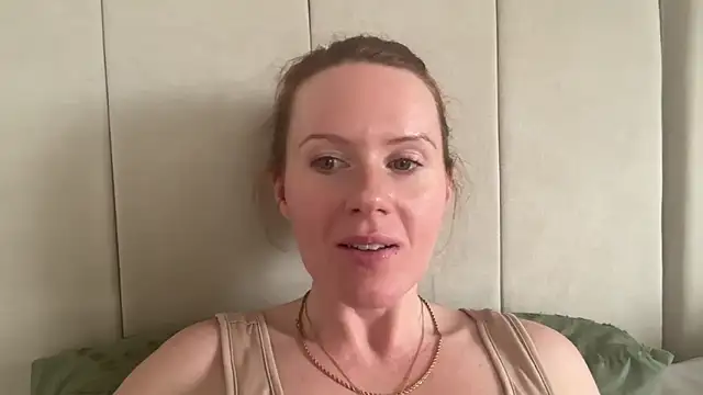 redheadrosie69 online show from September 28, 2025, 12:56 pm