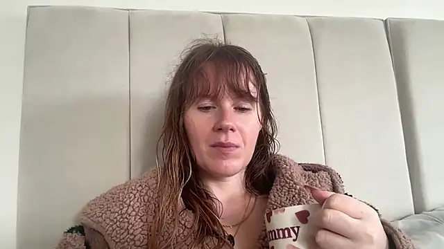 redheadrosie69 online show from October 13, 2025, 9:22 am