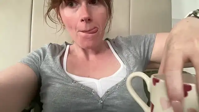 Snapshot of redheadrosie69 chatting on June 29, 2026, 10:15 am redheadrosie69 online show from June 29, 2026, 10:15 am