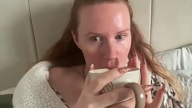 redheadrosie69 online show from October 23, 2025, 9:19 am