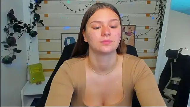 Snapshot of Josephine_Kiss chatting on April 27, 2026, 12:14 pm Josephine Kiss online show from April 27, 2026, 12:14 pm