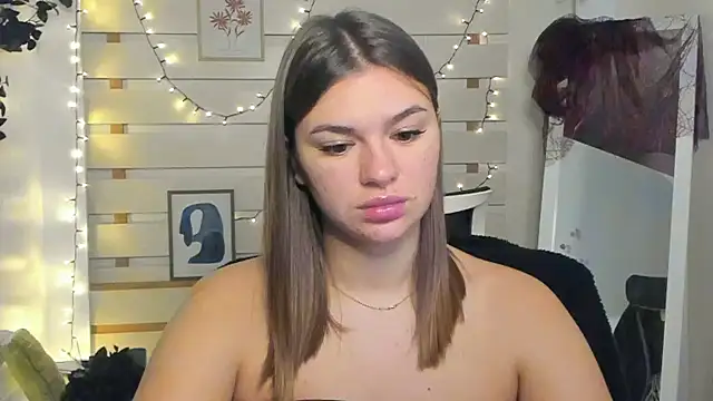 Josephine Kiss online show from November 8, 2025, 1:47 pm