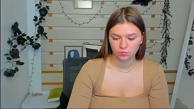 Snapshot of Josephine_Kiss chatting on April 29, 2026, 9:24 am Josephine Kiss online show from April 29, 2026, 9:24 am
