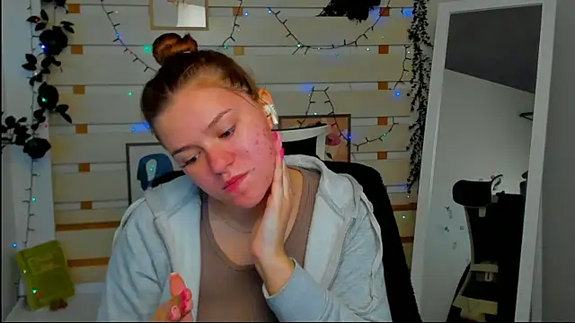 Snapshot of Josephine_Kiss chatting on April 25, 2026, 7:00 am Josephine Kiss online show from April 25, 2026, 7:00 am