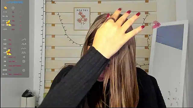 Josephine Kiss online show from October 19, 2025, 6:38 am