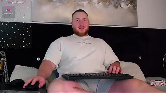 Snapshot of RoddyStill chatting on December 2, 2025, 5:31 am RoddyStill online show from December 2, 2025, 5:31 am