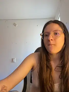 Snapshot of livgomez chatting on March 15, 2026, 2:13 pm livgomez online show from March 15, 2026, 2:13 pm