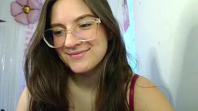 Snapshot of livgomez chatting on September 21, 2025, 12:10 pm livgomez online show from September 21, 2025, 12:10 pm