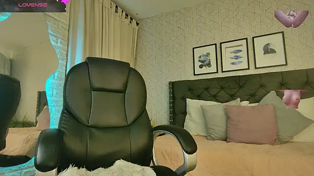 Snapshot of sussy__stone chatting on December 7, 2024, 12:40 pm sussy stone online show from December 7, 2024, 12:40 pm