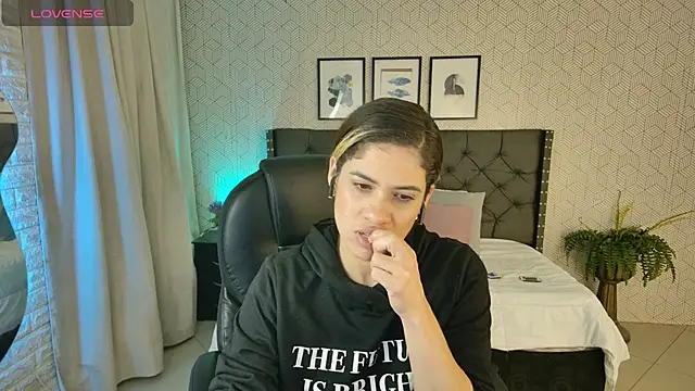 Snapshot of sussy__stone chatting on December 8, 2024, 12:41 pm sussy stone online show from December 8, 2024, 12:41 pm