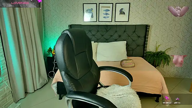 Snapshot of sussy__stone chatting on January 10, 2025, 11:33 am sussy stone online show from January 10, 2025, 11:33 am