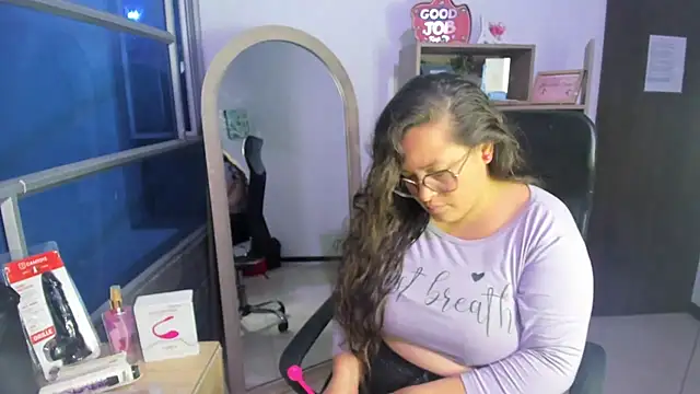 SaraThomso online show from November 13, 2025, 3:21 am